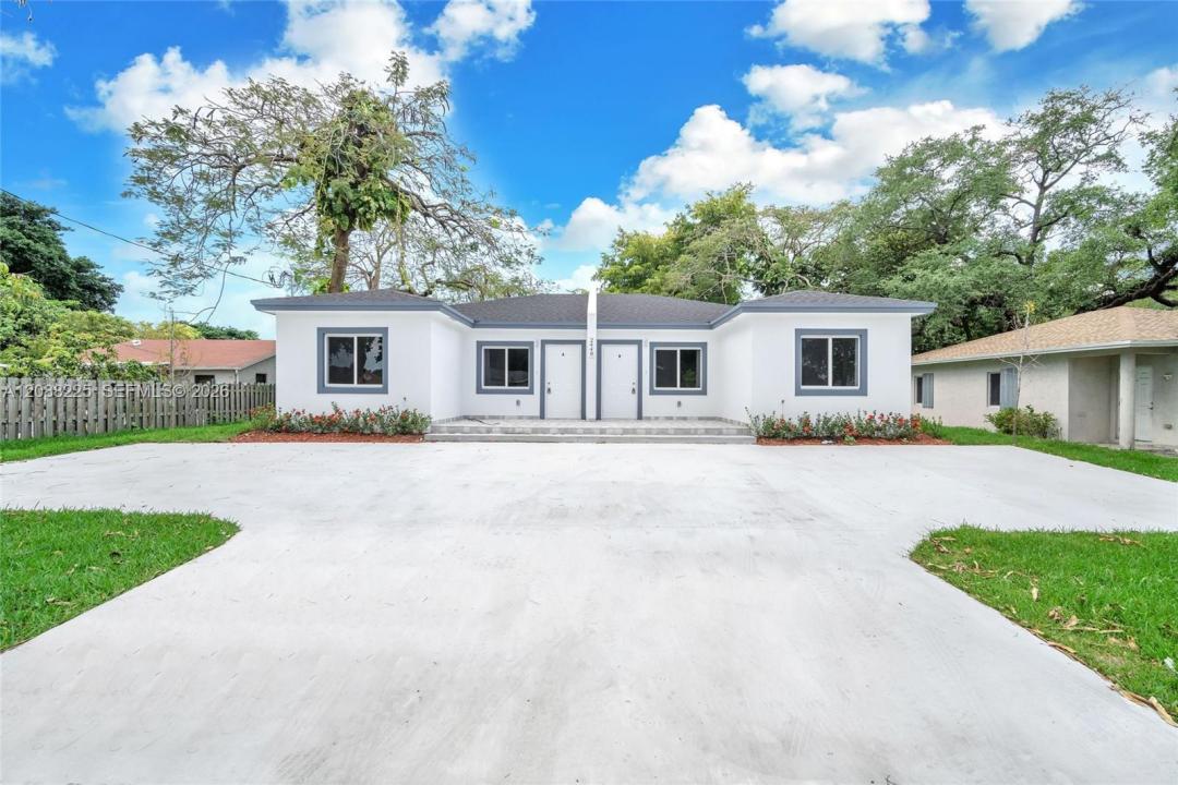 2448 NW 42nd St A, Miami, フロリダ 33142, アメリカ合衆国