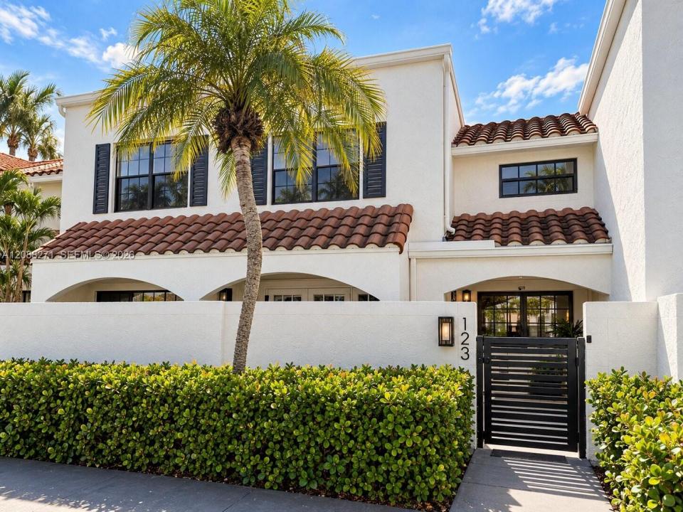 21204 Harbor Way 123-12, Aventura, Florida 33180, USA