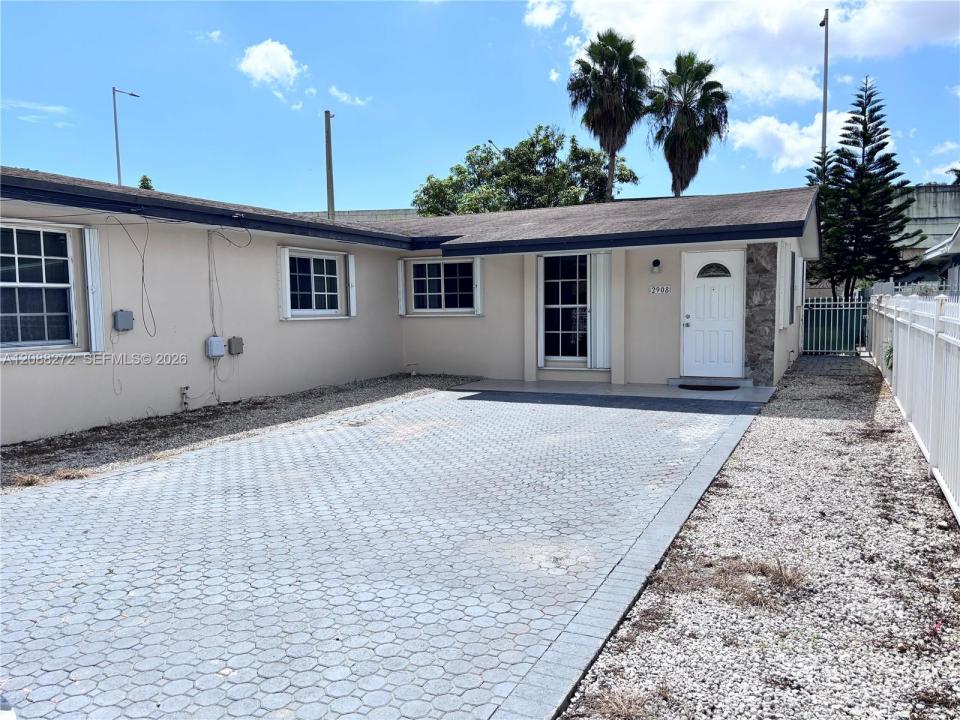 2906 NW 13th St 2908, Miami, Floride 33125, États-Unis
