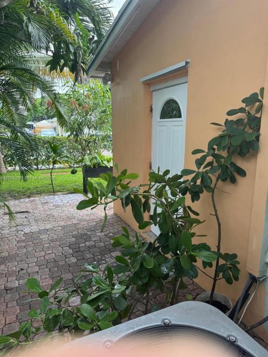 1281 NE 210th Ter B, Miami, Floride 33179, États-Unis