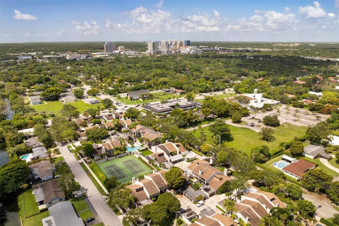 6995 SW 67TH Avenue, South Miami, Flórida 33143, Estados Unidos