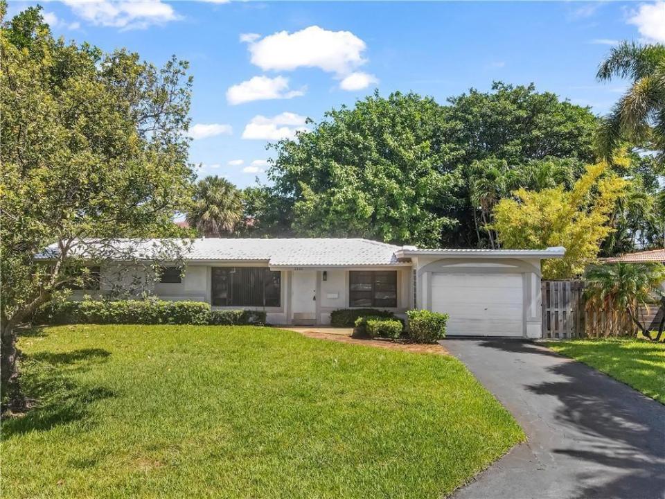 2161 NE 35TH Street, Lighthouse Point, Florida 33064, USA