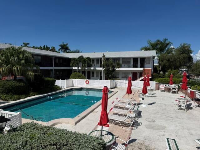1100 ATLANTIC SHORES Boulevard 409, Hallandale Beach, Floryda 33009, USA