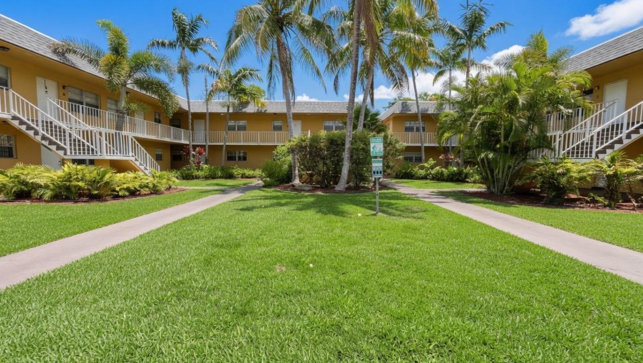 200 Croton Avenue 209, Lantana, Florida 33462, USA