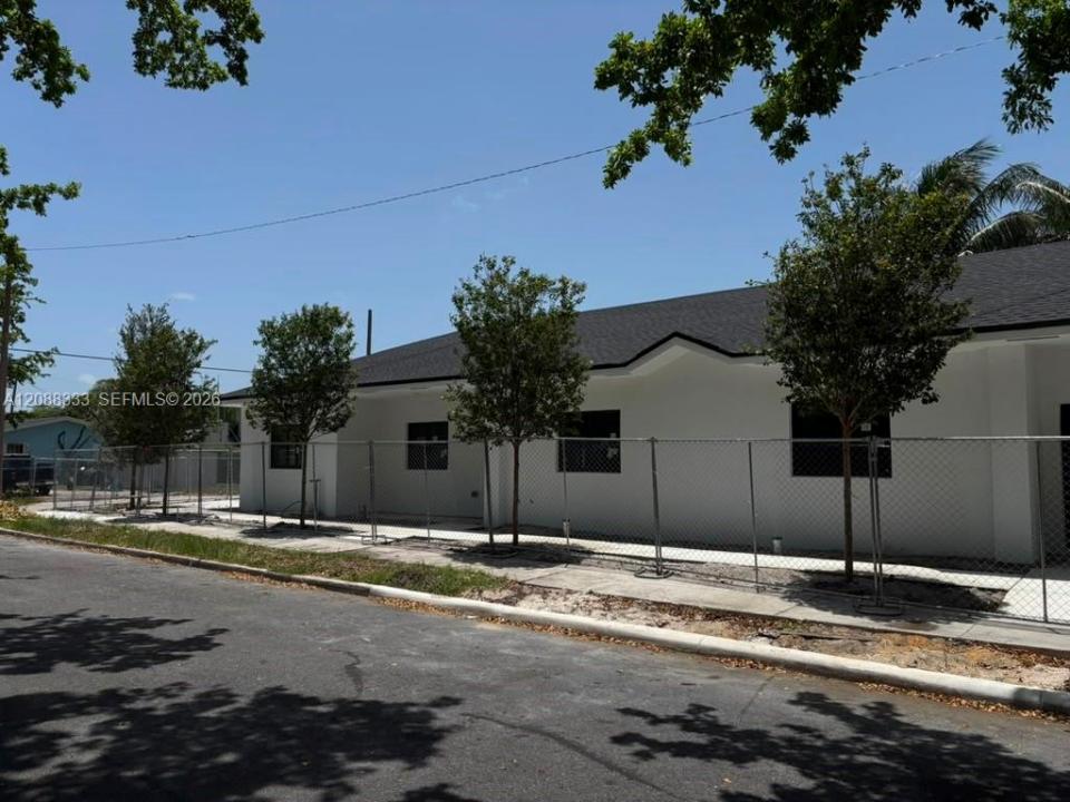 2165 Beautiful Ave 1, West Palm Beach, Florida 33407, USA