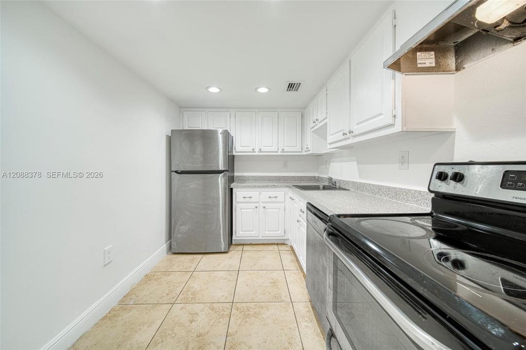 1805 Sans Souci Blvd 122, North Miami, Florida 33181, HOA KỲ