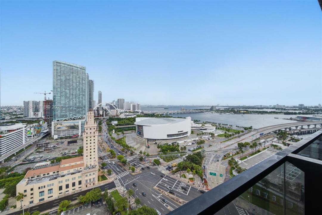 398 NE 5th St 1902, Miami, Florida 33132, USA