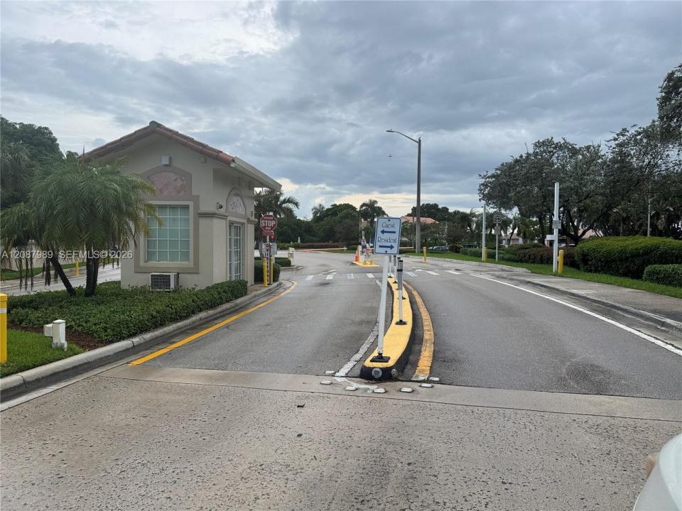 6620 Fern St, Margate, Florida 33063, USA