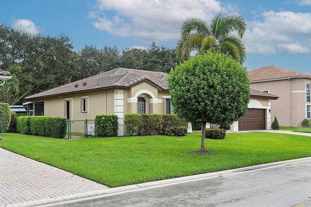 5734 NW 50th Drive, Coral Springs, Floryda 33067, USA