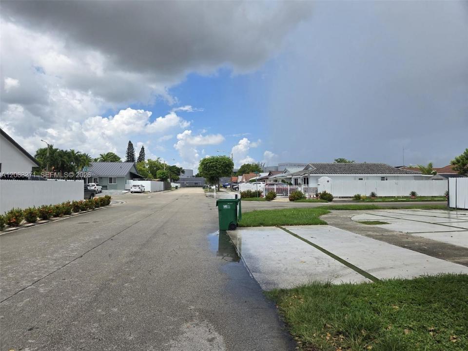 9085 NW 117th St, Hialeah Gardens, Floryda 33018, USA