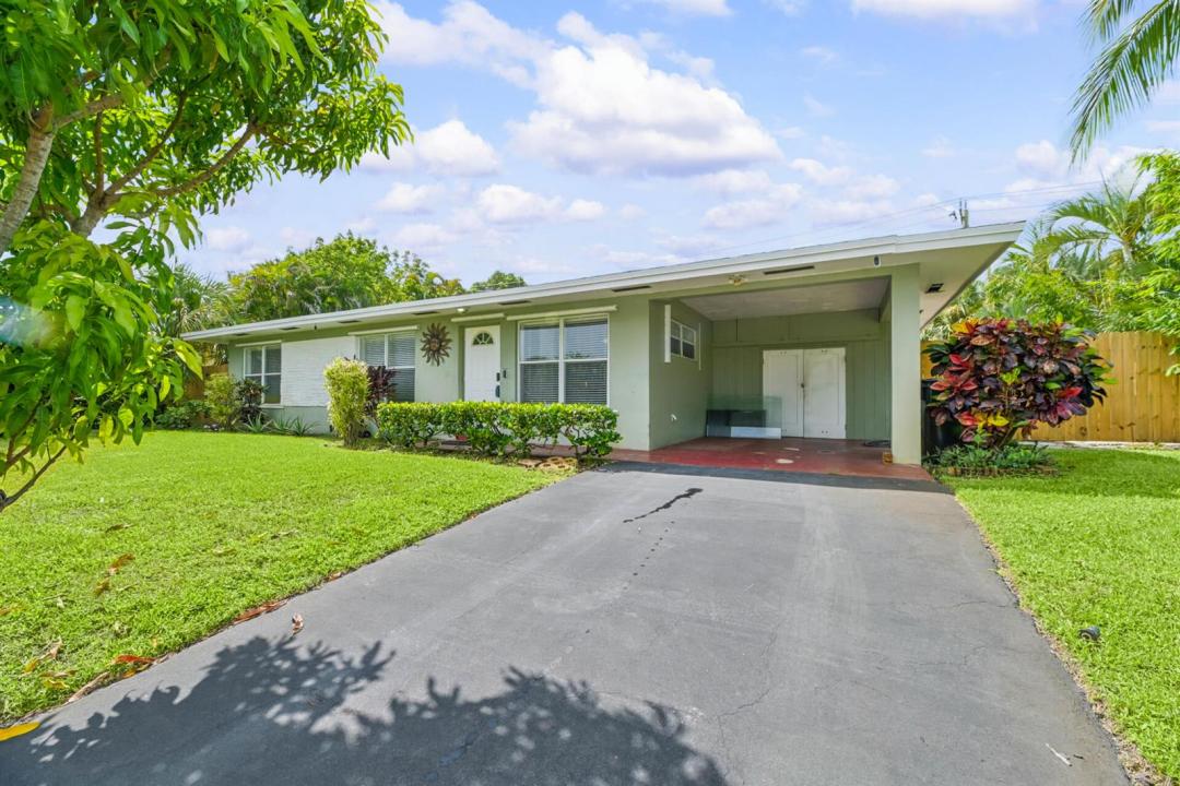 522 HERON Drive, Delray Beach, Florida 33444, USA