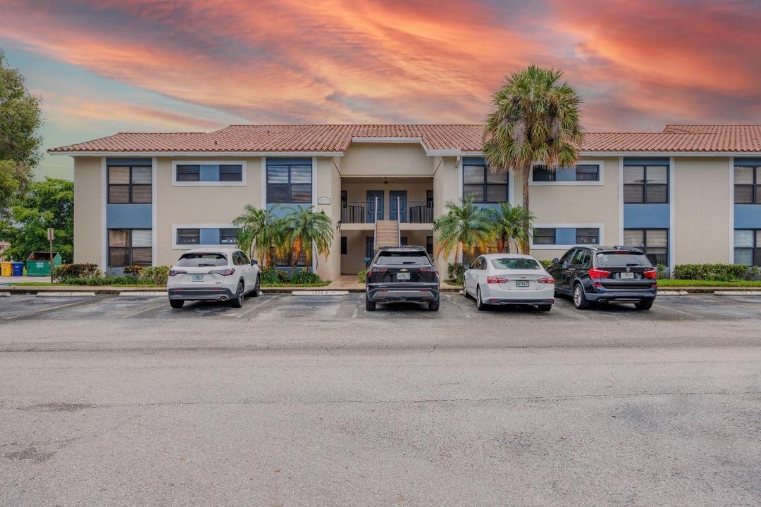 1524 Lake Crystal Drive E, Royal Palm Beach, Floride 33411, États-Unis