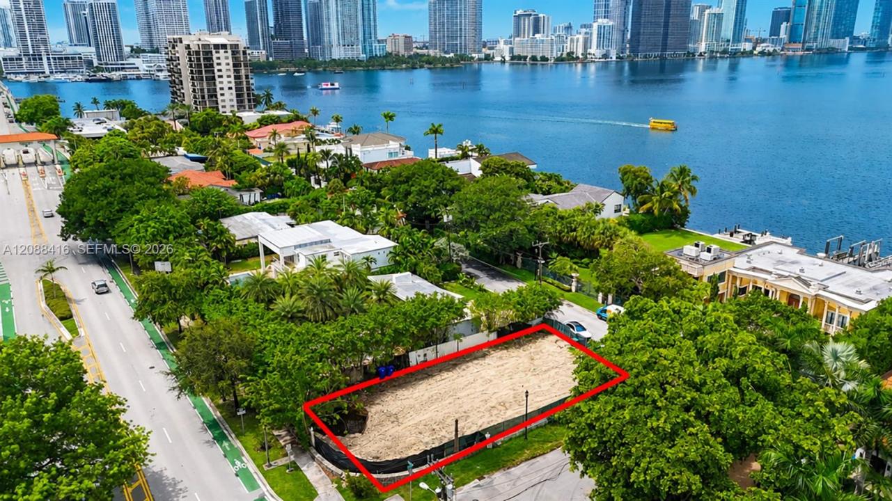 920 N Venetian Dr, Miami, Florida 33139, USA