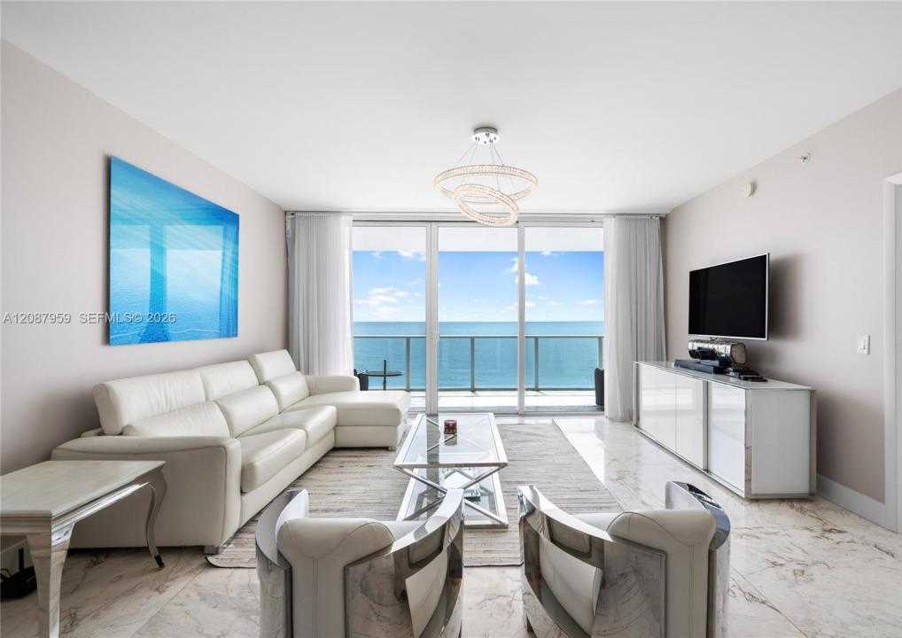 3951 S Ocean Dr 1002, Hollywood, Florida 33019, USA