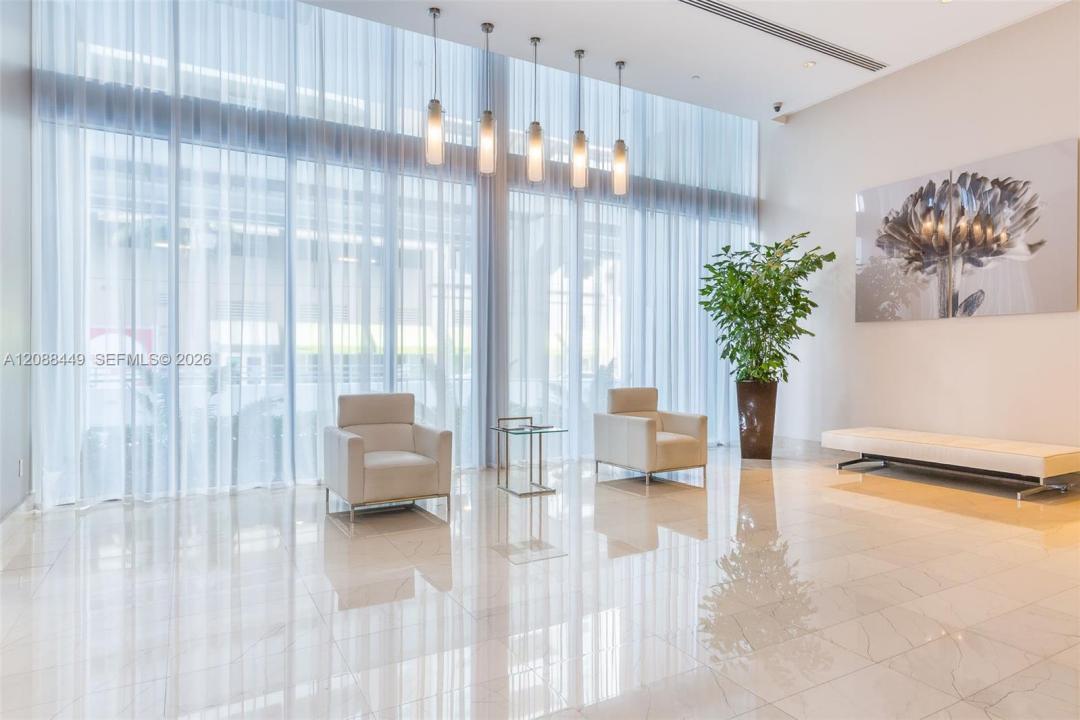 1111 SW 1 AV 1825-N, Miami, Floride 33130, États-Unis