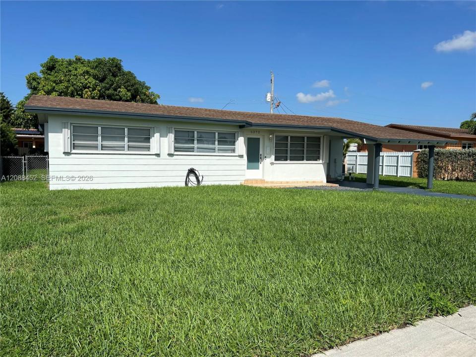 5372 W 4th Ln, Hialeah, Флорида 33012, Соединенные Штаты
