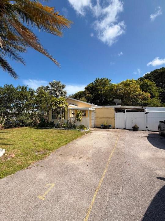 West Palm Beach, Florida 33404, USA