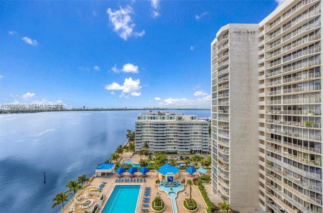 7601 E Treasure Dr 1722, North Bay Village, Florida 33141, Stati Uniti