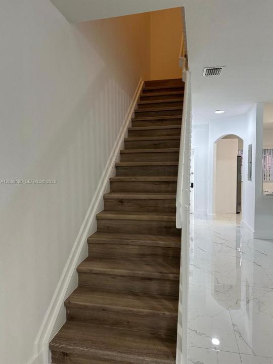 5937 Riverside Ave ., Tamarac, Florida 33321, Stati Uniti