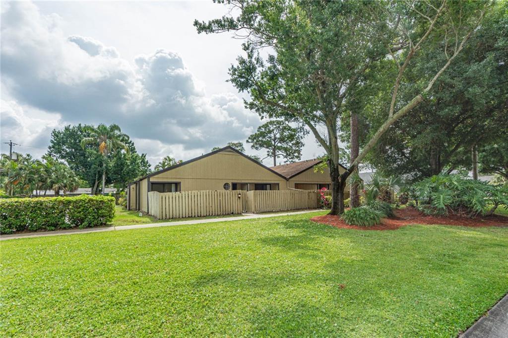 1466 39TH Avenue F-1, Vero Beach, Floride 32960, États-Unis
