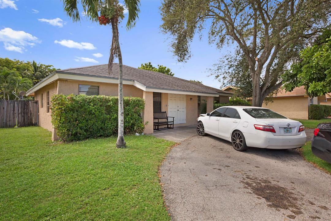 1204 SW 74th Avenue, North Lauderdale, Floride 33068, États-Unis
