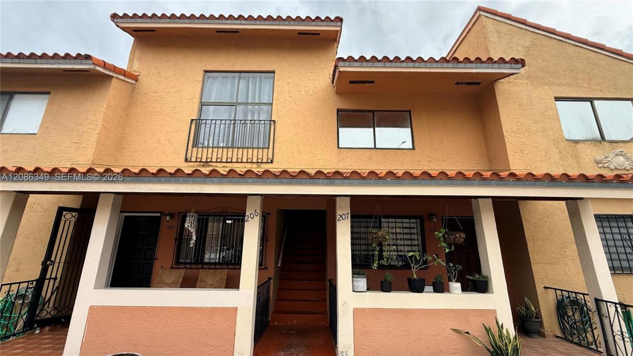 2740 W 62nd St 207, Hialeah, Floride 33016, États-Unis