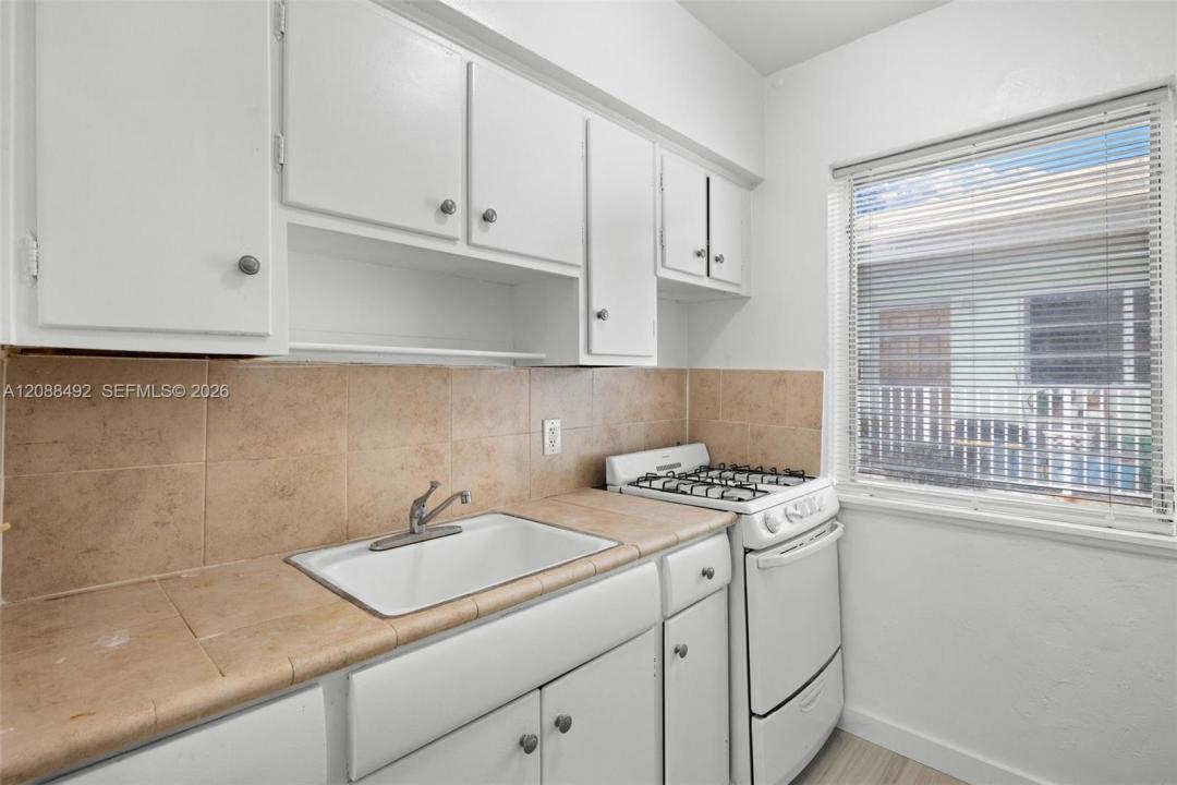7721 Dickens Ave 6, Miami Beach, Floride 33141, États-Unis