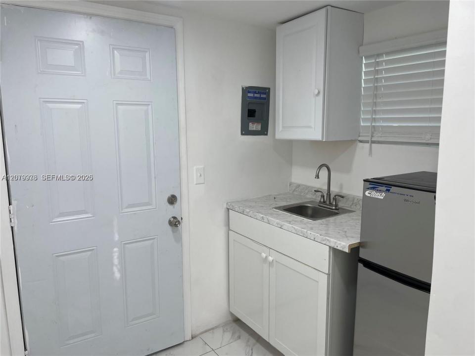 760 NE 168th St 2, North Miami Beach, Floride 33162, États-Unis