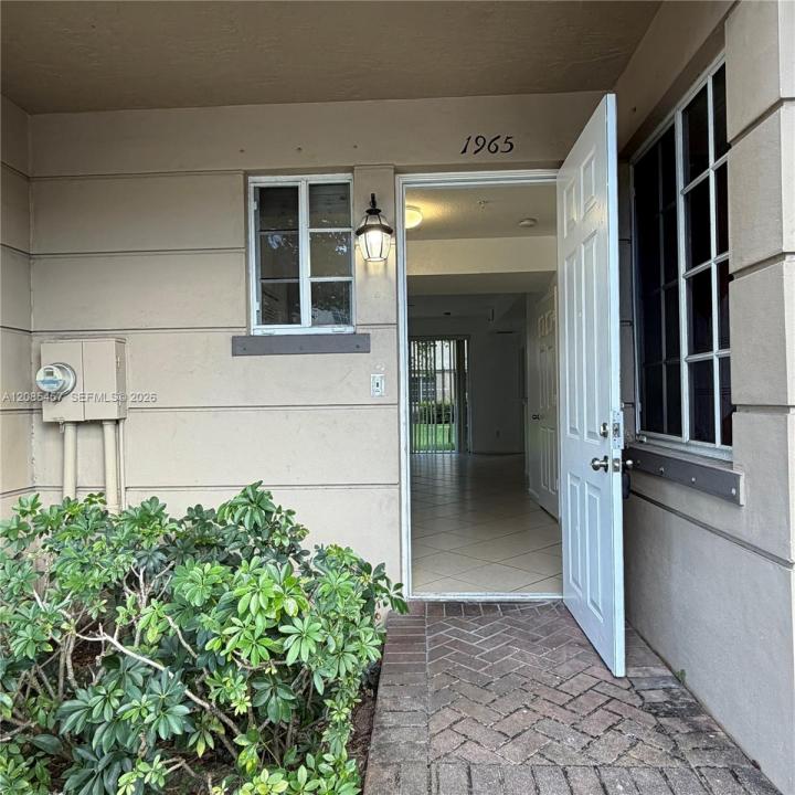 1965 Freeport Ln 1965, Riviera Beach, Floride 33404, États-Unis