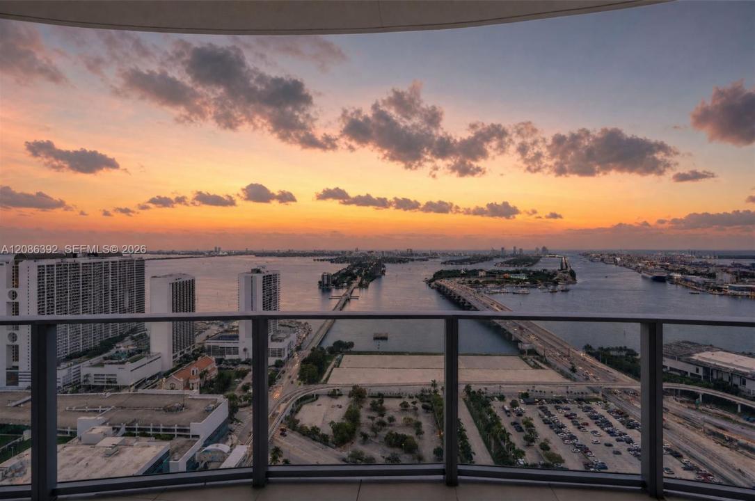 1400 Biscayne Blvd 3705, Miami, Florida 33132, Stati Uniti