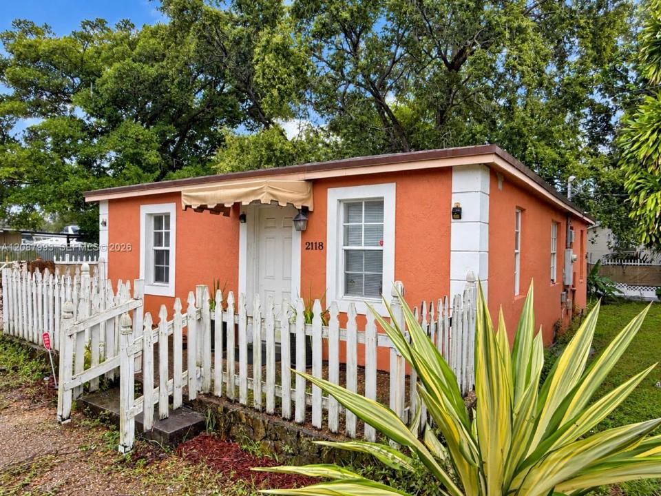 2118 NW 83rd St, Miami, Floride 33147, États-Unis