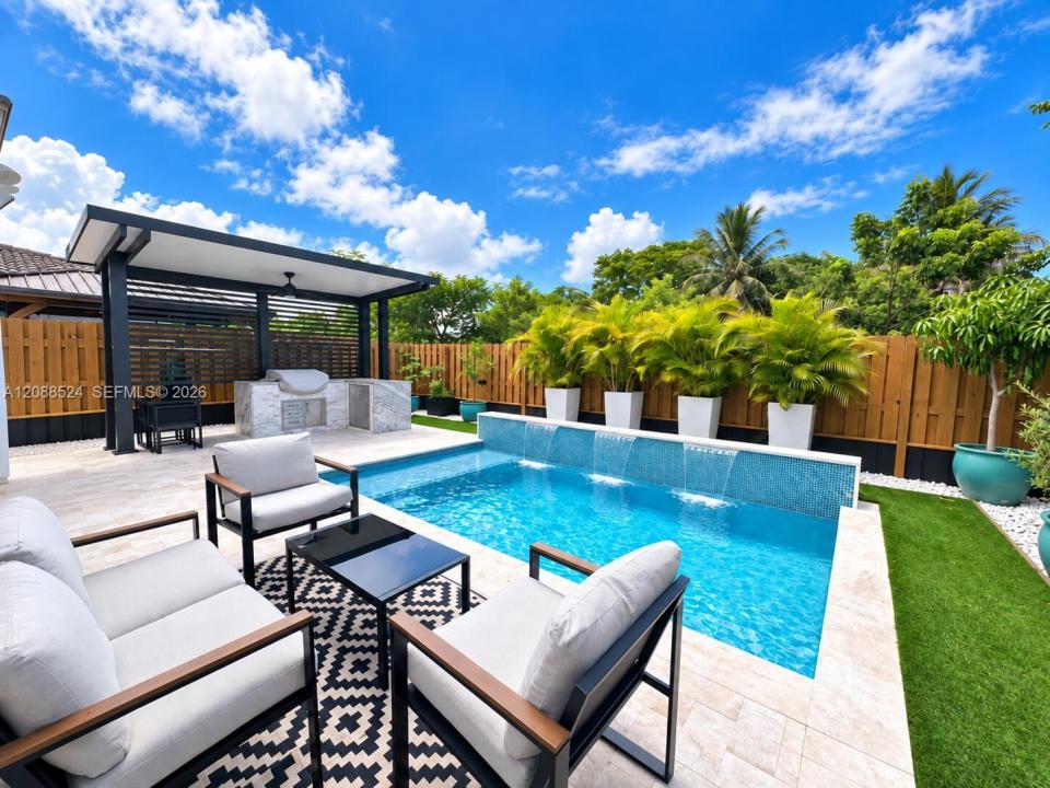 2265 NW 131st Cir, Miami, Florida 33167, USA