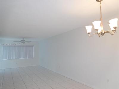 2820 NE 201st Ter F321, Aventura, Florida 33180, USA