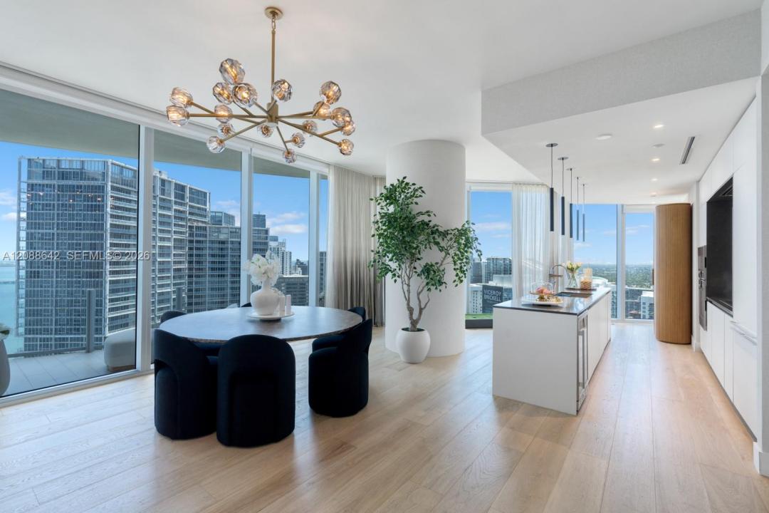 300 Biscayne Boulevard Way 4707W, Miami, Floride 33131, États-Unis