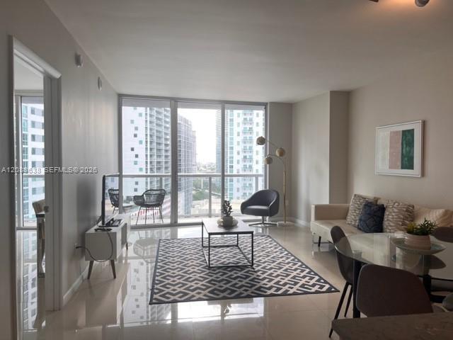 485 BRICKELL AV 1707, Miami, Floryda 33131, USA