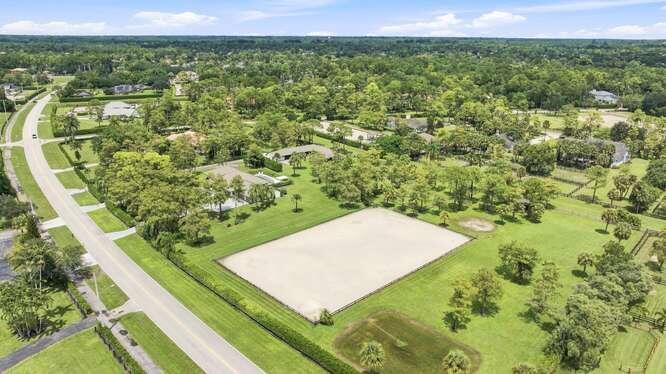14902 PADDOCK Drive, Wellington, Florida 33414, USA