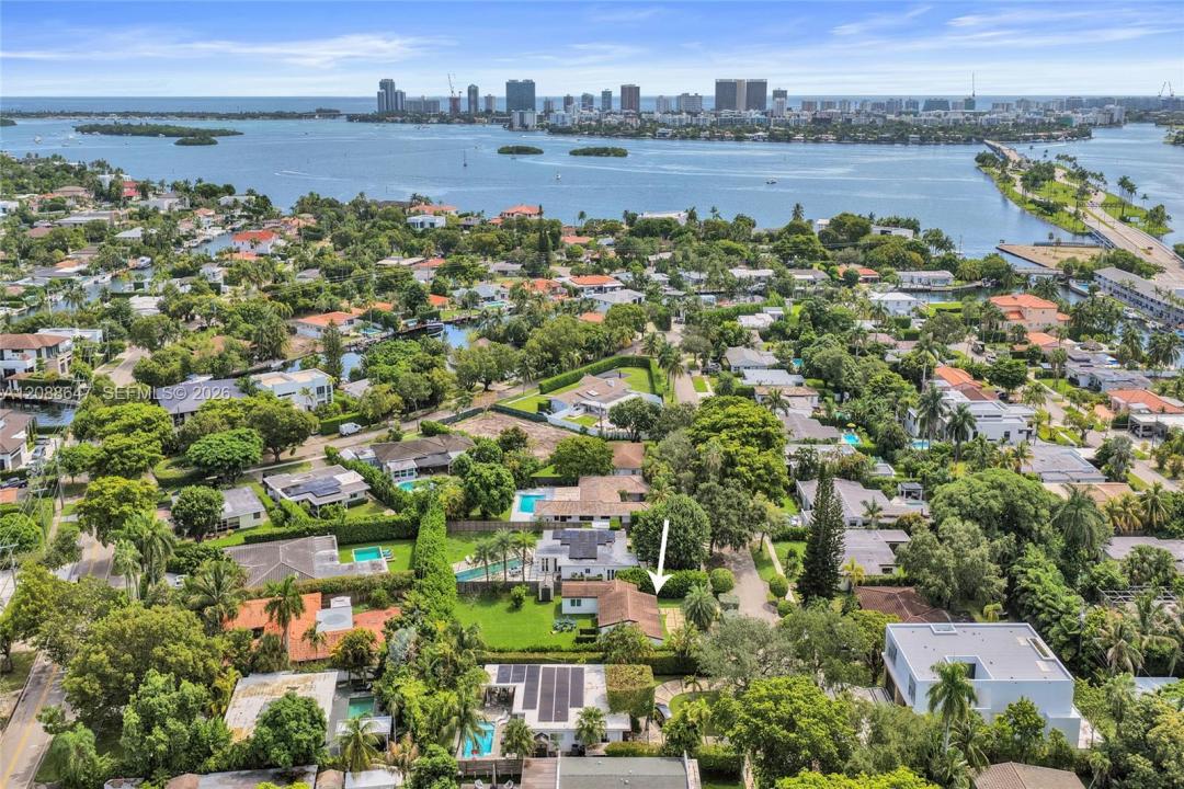 2105 Alamanda Dr 0, North Miami, Florida 33181, Stati Uniti