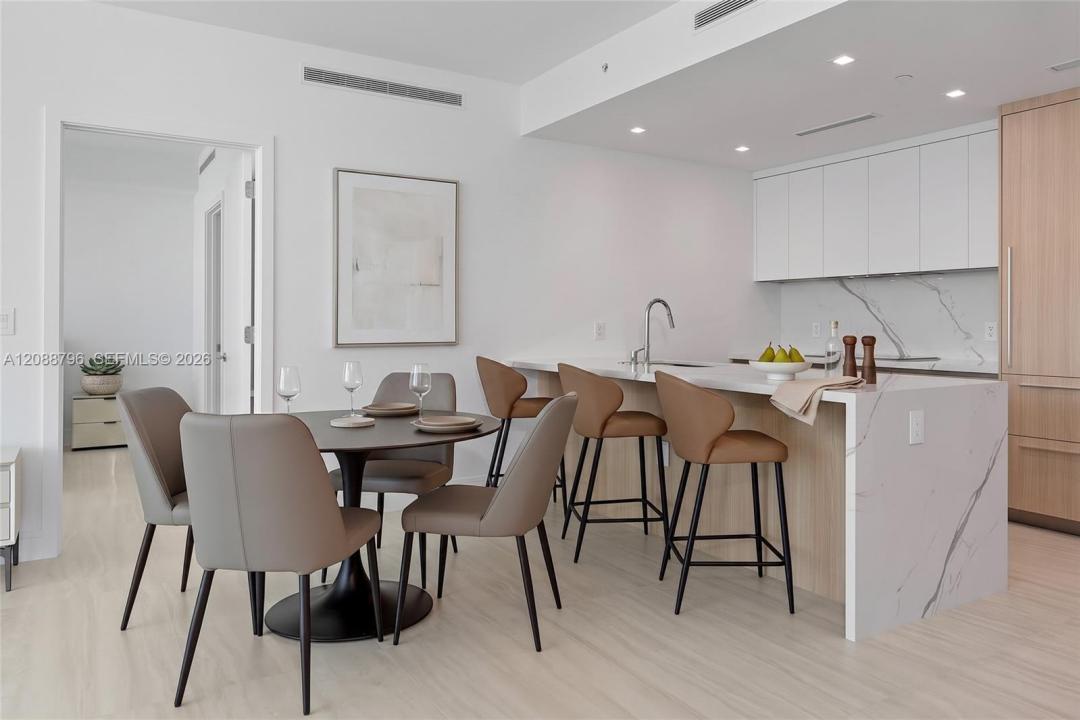 2411 laguna cir 2802, North Miami, Florida 33181, Stati Uniti