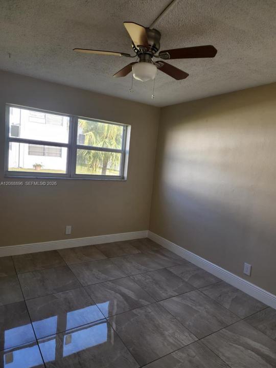 1400 NW 43rd Ter 107, Lauderhill, Floride 33313, États-Unis