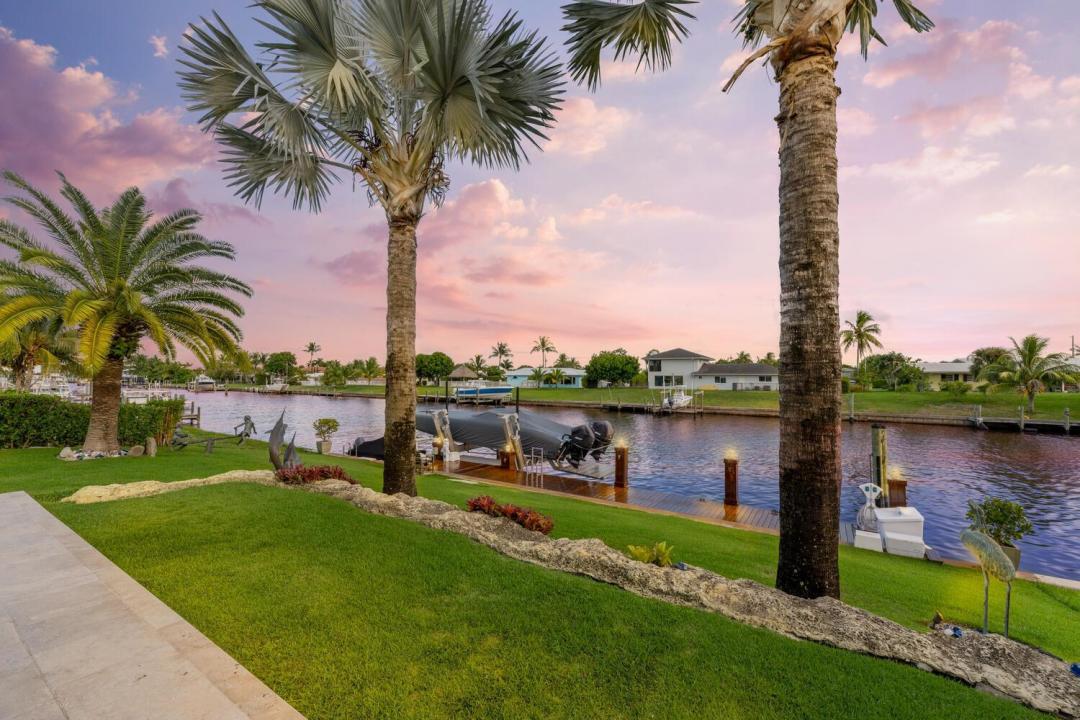 206 Arlington Road, West Palm Beach, Florida 33405, USA