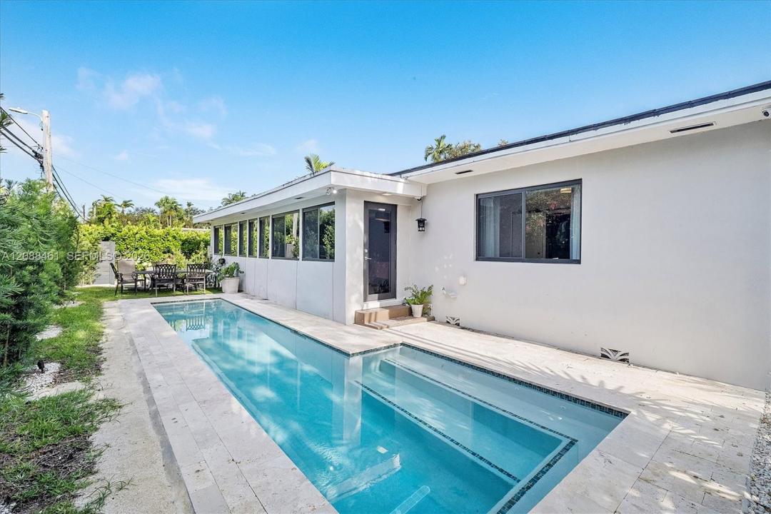 1064 NE 97th St, Miami Shores, Florida 33138, USA