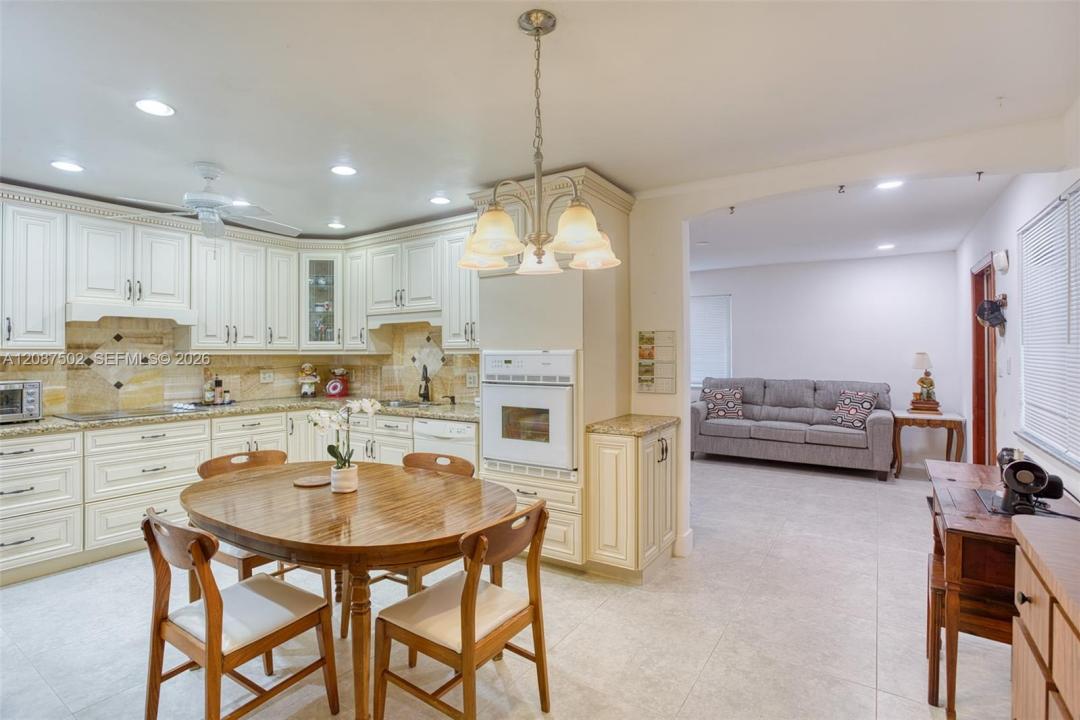 221 NE 1st Ter 1, Dania Beach, Floride 33004, États-Unis