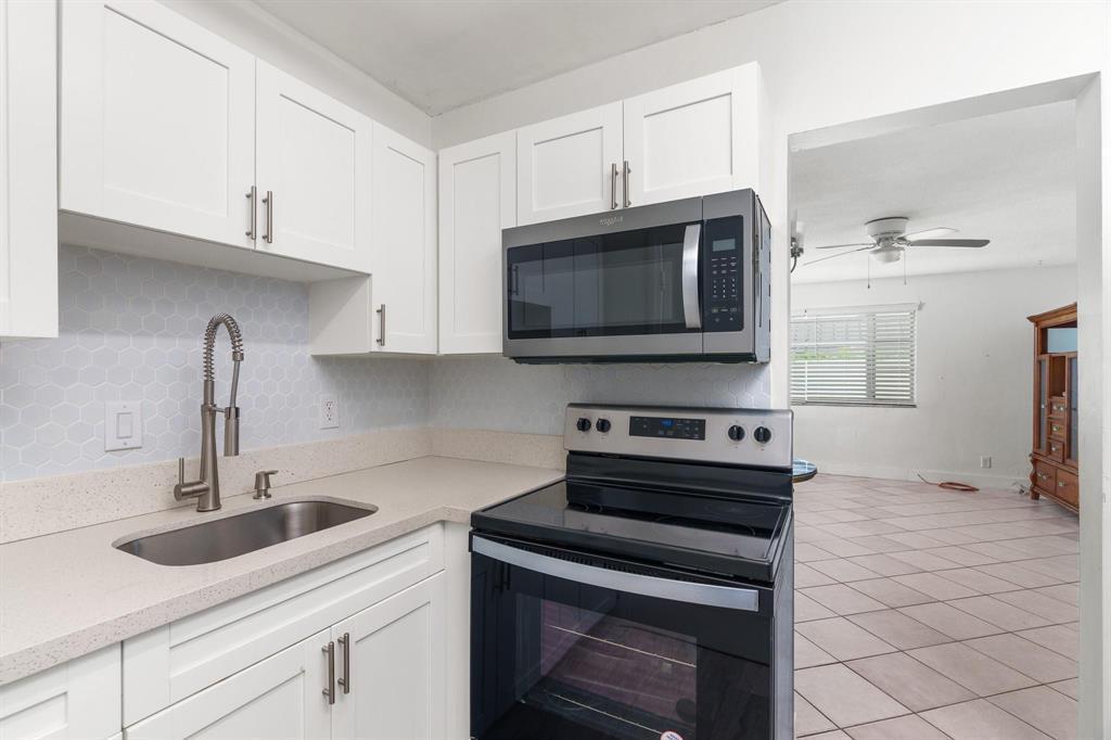 418 S CYPRESS Road 106, Pompano Beach, Floryda 33060, USA