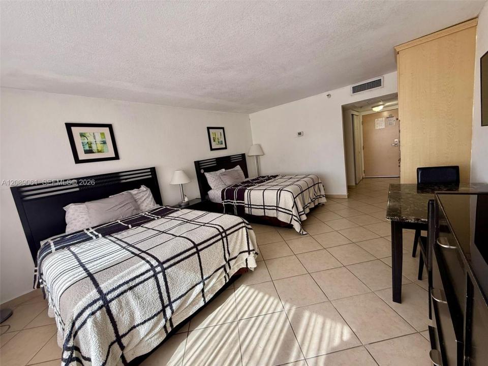 19201 Collins Ave 241, Sunny Isles Beach, Floride 33160, États-Unis