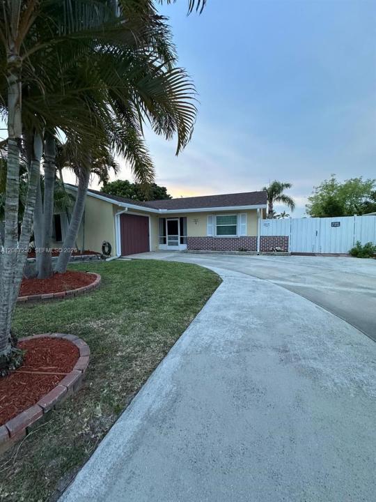 1063 Concert Way, Royal Palm Beach, Floride 33411, États-Unis