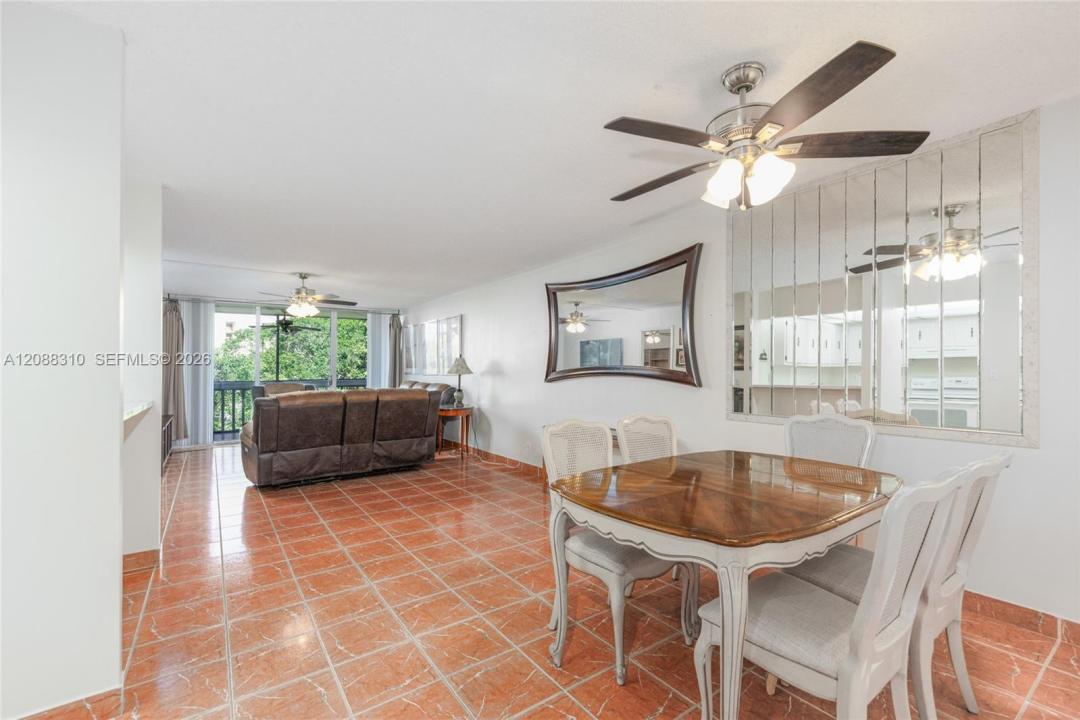 7091 Environ Blvd 346, Lauderhill, Florida 33319, Estados Unidos