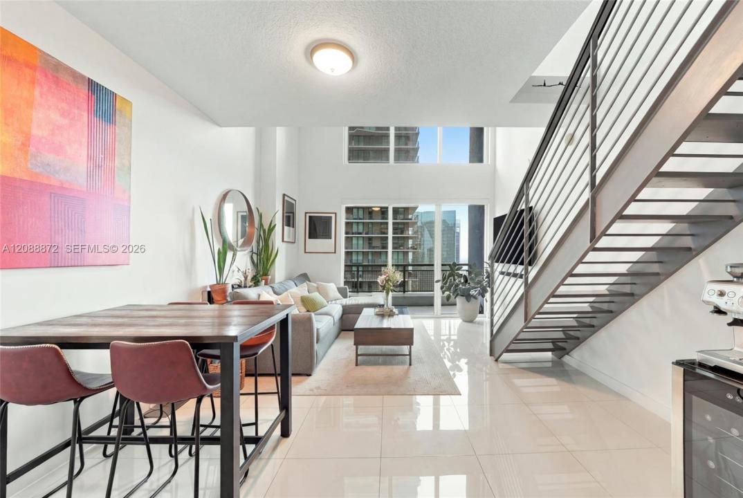 60 SW 13th St 3204, Miami, Florida 33130, USA