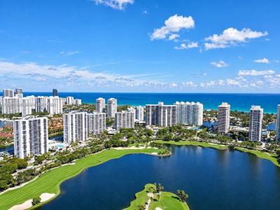 3675 N Country Club Dr 1006, Aventura, Florida 33180, USA