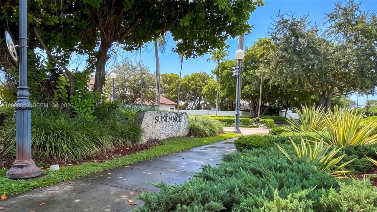 11822 SW 108th Ter, Miami, Florida 33186, USA