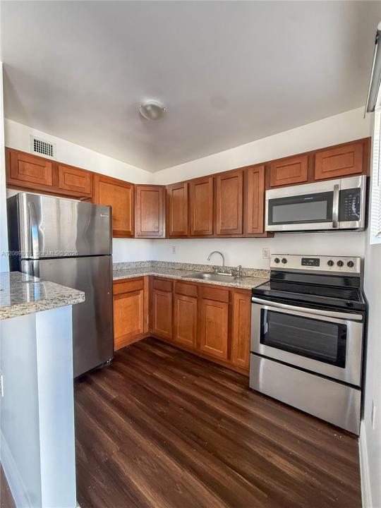 540 NW 7th St 26, Miami, فلوريدا 33136, الولايات المتحدة